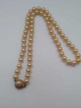 Majorica Simulated Pearl Necklace With Hidden Clasp Vintage